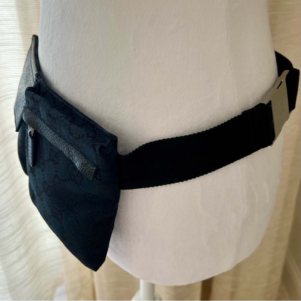 Gucci Black Logo Fabric Fanny Pack Belt Bag with Leather Details & Pockets - Picture 3 of 14